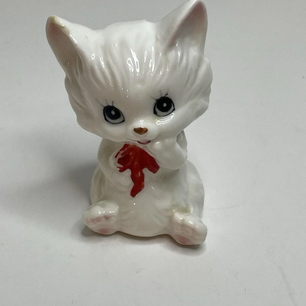 Vintage Kitten Porcelain White Cat Figurine Miniature Shadow Box Red Scarf